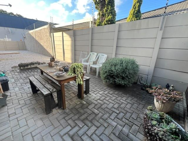 1 Bedroom Property for Sale in Walmer Eastern Cape